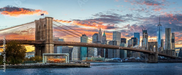 Fototapeta Panorama of Manhattan skyline at sunset from Brooklyn Bridge Park
