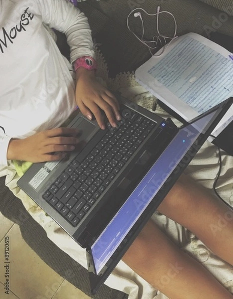 Fototapeta typing on laptop