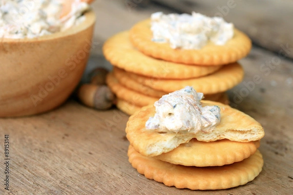 Obraz tasty tuna crackers