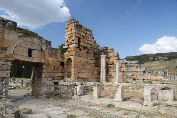 Fototapeta Ruins in the Roman city of Hierapolis, Turkey