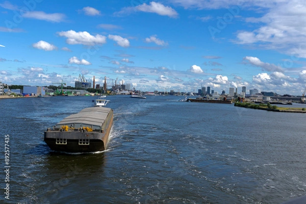 Fototapeta schubschiff auf dem Nordseekanal Amsterdam