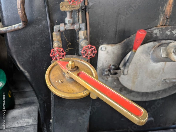 Fototapeta Os intrincados controles de uma cabine de uma locomotiva a vapor do século XIX