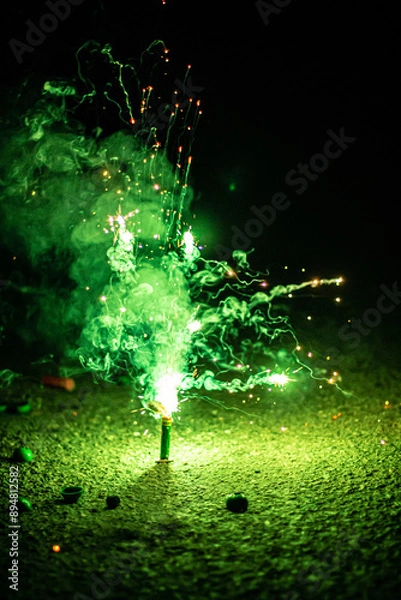 Obraz Detailed green firework