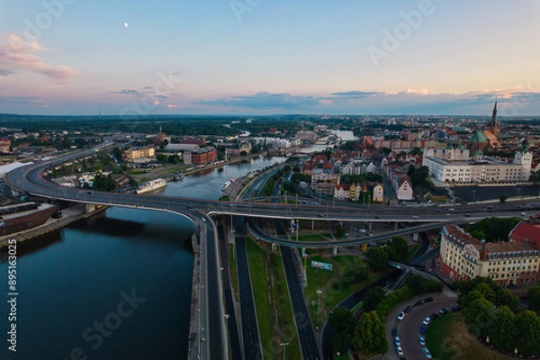 Obraz river in the city