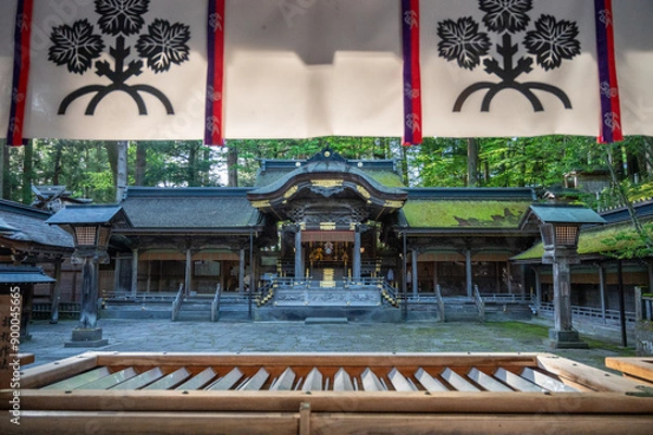 Obraz 諏訪大社上社本宮の幣拝殿