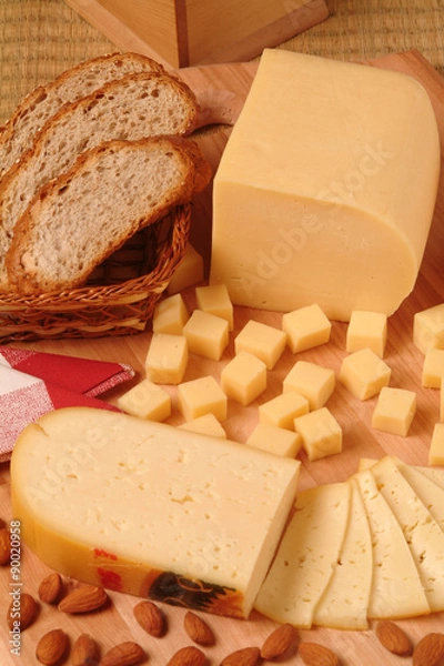 Obraz Queso gauda y cremoso en pieza