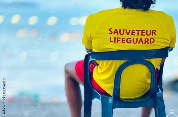 Fototapeta Sauveteur sur une plage
