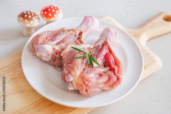 Fototapeta 骨付きモモ肉の下ごしらえ