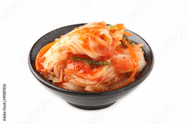 Obraz Kimchi (kuchnia koreańska) zamknąć na białym tle
