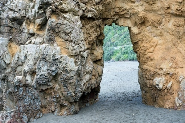 Fototapeta passage in a rock