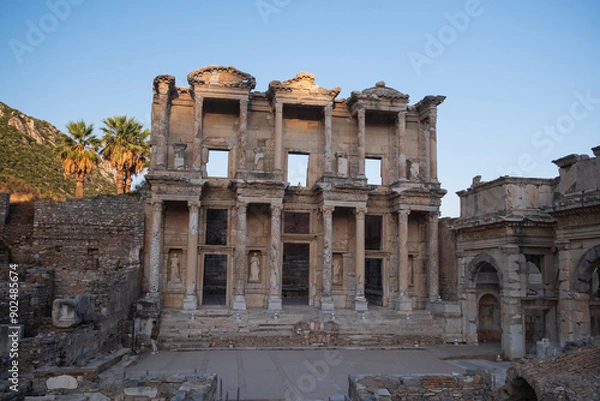 Obraz Celsus Library in ancient city Ephesus, Anatolia in Selcuk, Turkey. . High quality photo