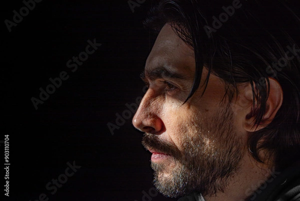 Obraz rostro de hombre en fondo negro