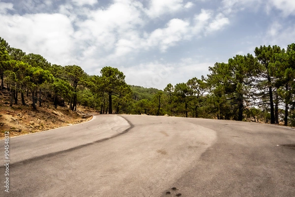 Fototapeta Carretera en la cima de una montaña