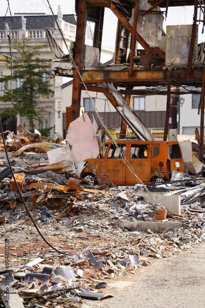 Obraz 能登半島地震の地震で焼けた車