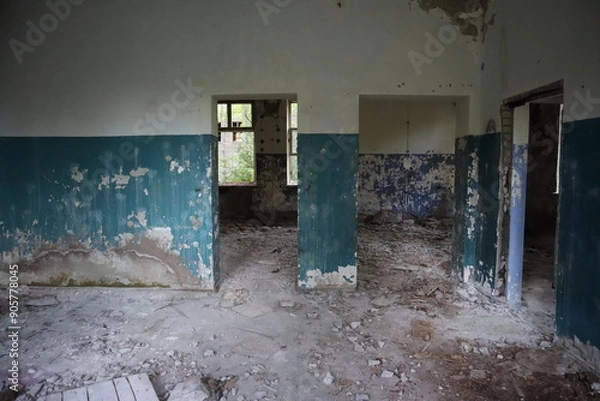 Fototapeta ruins inside a building after the war