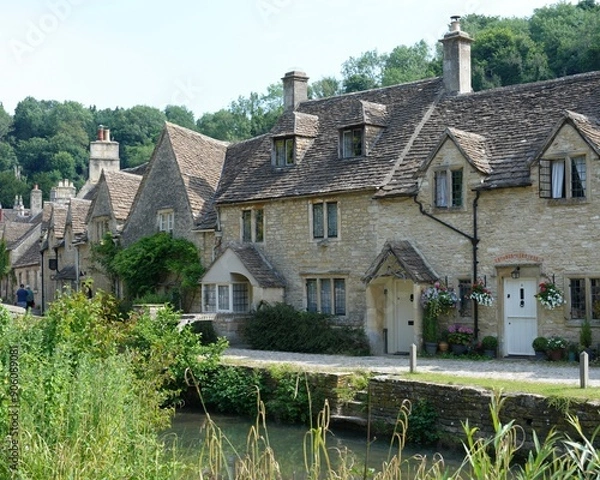 Fototapeta イギリスコツウォルズ美観地区と可愛い歴史建造物