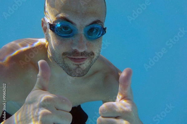 Fototapeta Thumbs up beim Tauchen