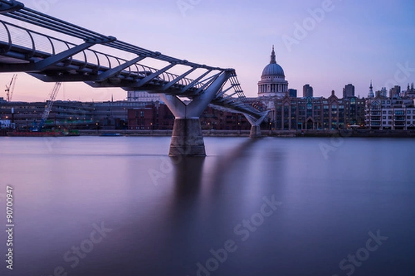 Fototapeta Millennium bridge in pink