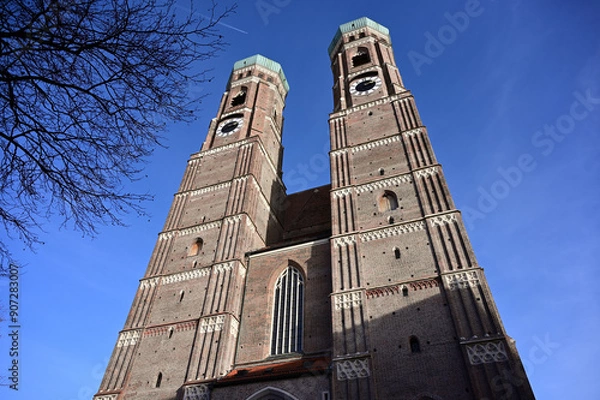 Obraz 二本の大きな塔のフラウエン教会