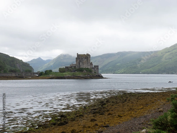 Obraz Scottish Castle - Eilean Donan Castle, Scottland, Bright Clouds