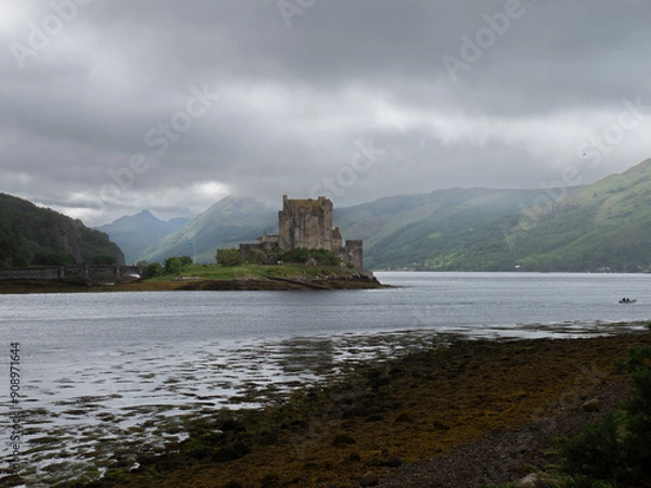 Obraz Scottish Castle - Eilean Donan Castle, Scottland, Dark Clouds