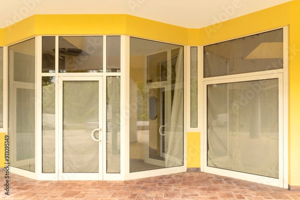 Fototapeta Failed business, entrance view