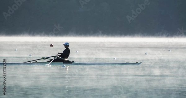 Obraz wioślarz we mgle