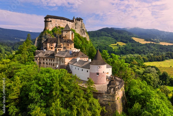 Fototapeta Orava castle (one of the most beautiful castles in Slovakia) on early summer morning 