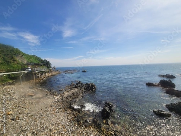 Obraz 바다 하늘 섬 해안 구름 파란하늘 해안가 모래사장 바위 기암괴석