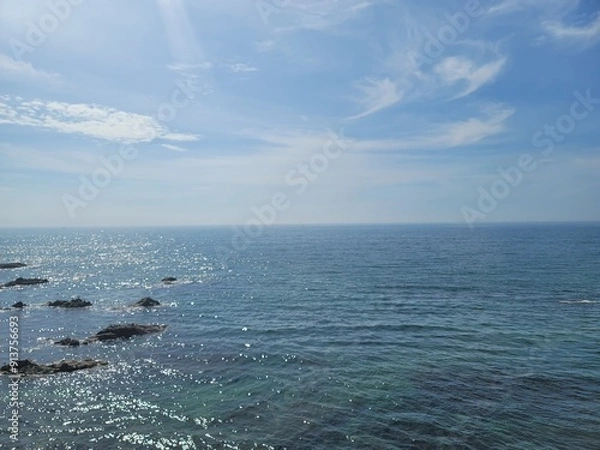 Fototapeta 바다 하늘 섬 해안 구름 파란하늘 해안가 모래사장 바위 기암괴석