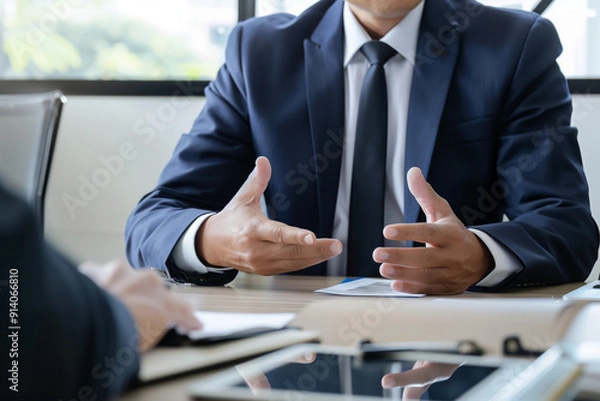 Obraz ミーティングをするビジネスマン