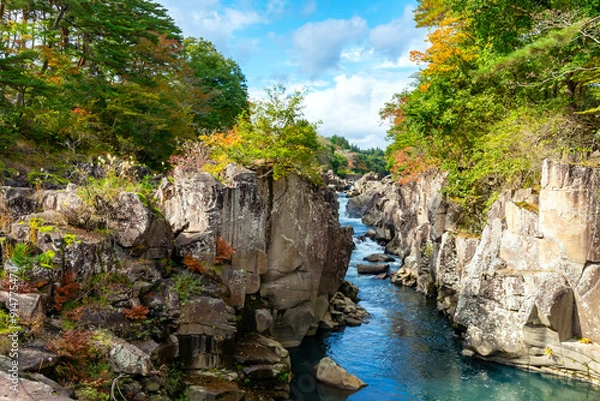 Fototapeta 【岩手県一関市】伊達政宗が愛した奇岩が連なる絶景・厳美渓
