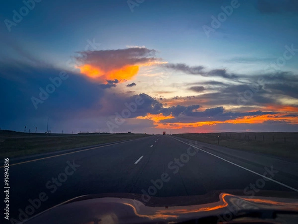 Obraz driving sunset