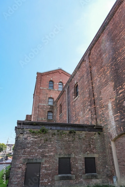 Fototapeta 明治時代に建てられた半田赤レンガ建物