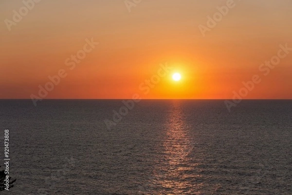 Fototapeta 能登半島で見た日本海に沈む夕日の情景