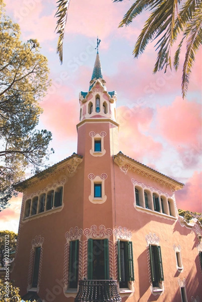 Obraz Sunset View Of The Gaudi House In Parc Guell, Barcelona, Spain