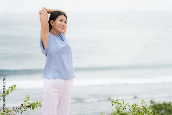 Obraz 自然の中にいる女性の健康イメージ