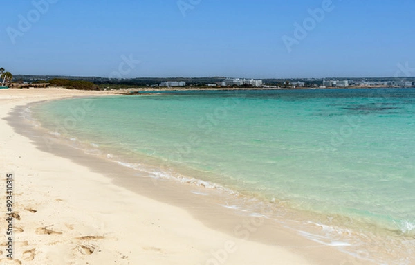 Fototapeta Empty sandy tropical beach. Golden sand, clear sky
