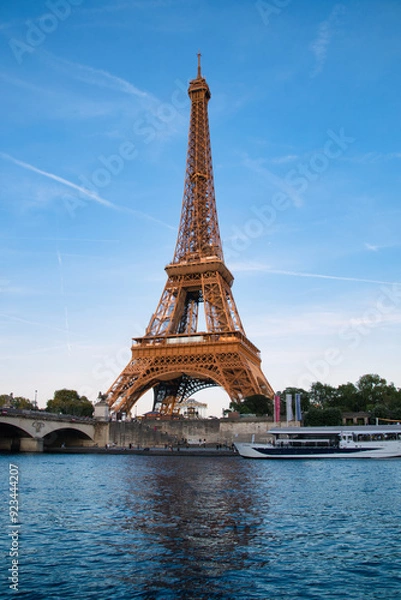 Obraz Torre Eiffel junto al rio Sena