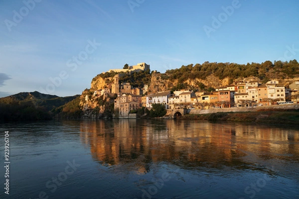 Fototapeta Miravet is one of the most beautiful villages at the Ebro River in the spanish province of Tarragona