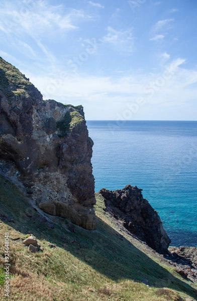 Obraz 積丹半島｜神威岬へ続く「チャレンカの小道」からの眺望、積丹ブルーに染まり絶景です　
