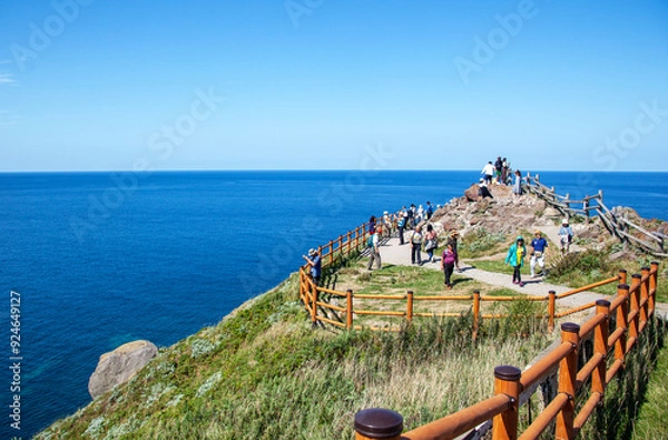 Obraz 積丹半島｜神威岬へ続く「チャレンカの小道」からの眺望、積丹ブルーに染まり絶景です　
