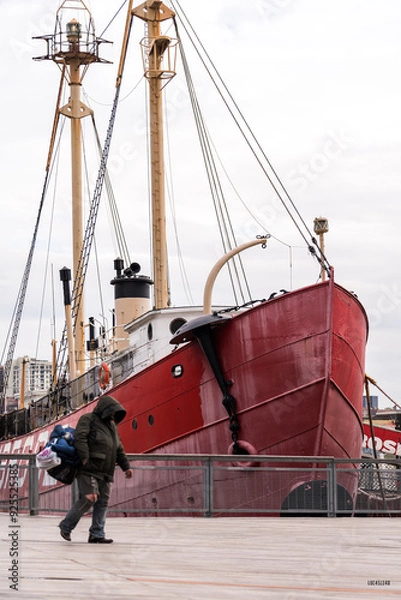 Obraz the ship in the harbor