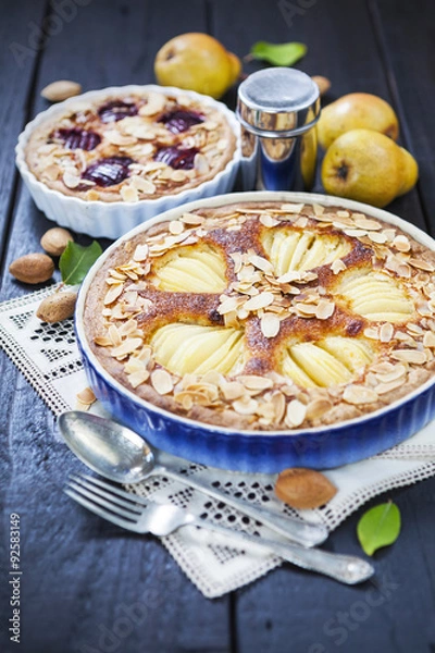 Obraz Pear and plum frangipane tarts