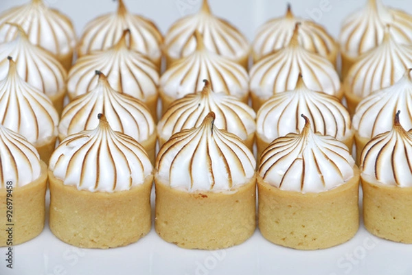 Obraz  Mini lemon meringue