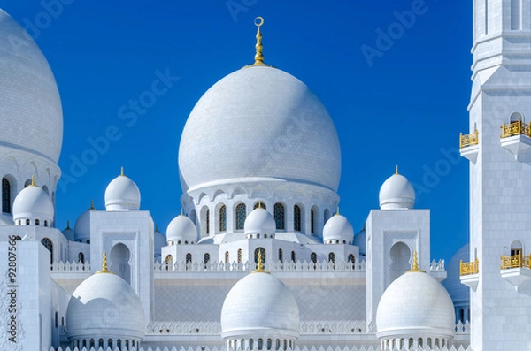 Obraz Sheikh Zayed Mosque in Abu Dhabi - considered to be the key for worship in the United Arab Emirates