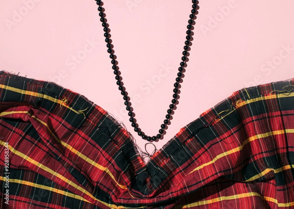 Obraz Heart shaped neckline, tartan pattern