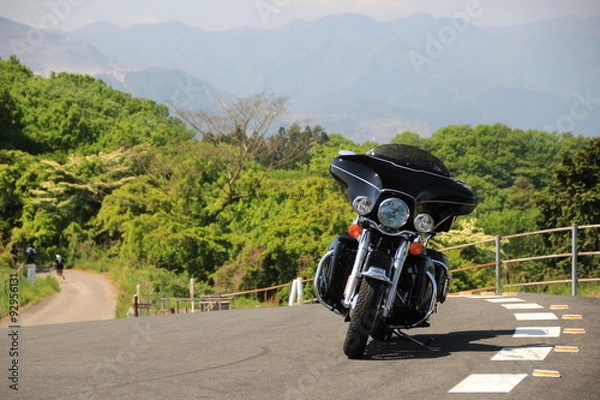 Obraz ハーレーダビッドソンで高原をツーリング