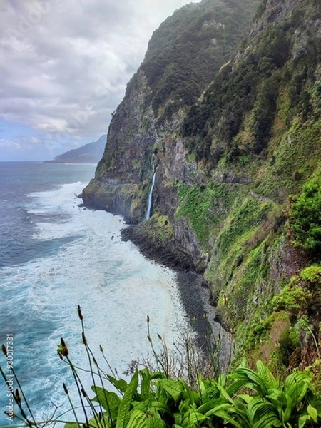 Obraz Waterfall on cliffs