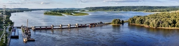 Obraz Panorama of Locks and Dam 14 on the Mississippi river at Bellevue IA